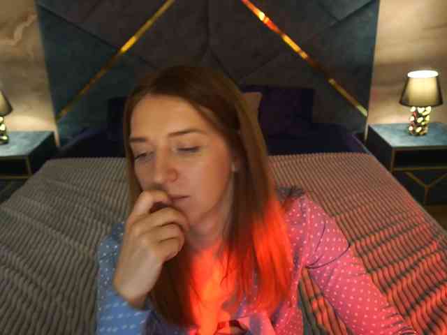 GoldenLacee webcam