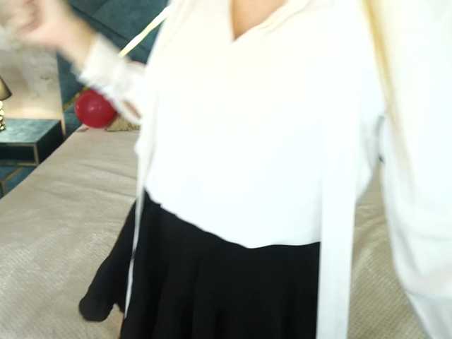 VelvetVow live cam preview
