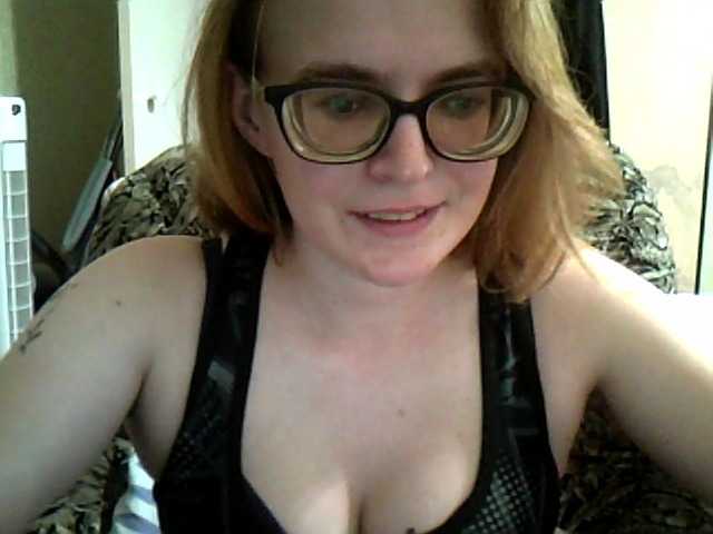 Mmmmyyyyrrrr live cam on BongaCams