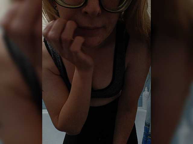 Mmmmyyyyrrrr live cam on BongaCams