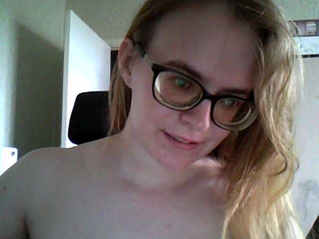 Mmmmyyyyrrrr live cam on BongaCams