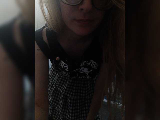 Mmmmyyyyrrrr live cam on BongaCams