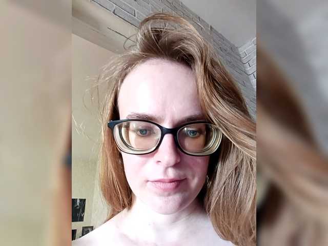 Mmmmyyyyrrrr live cam on BongaCams