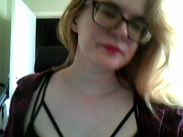 Mmmmyyyyrrrr live cam on BongaCams