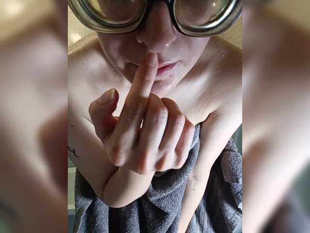Mmmmyyyyrrrr live cam on BongaCams
