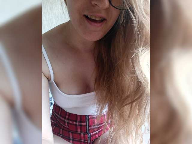 Mmmmyyyyrrrr live cam on BongaCams