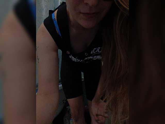 Mmmmyyyyrrrr live cam on BongaCams