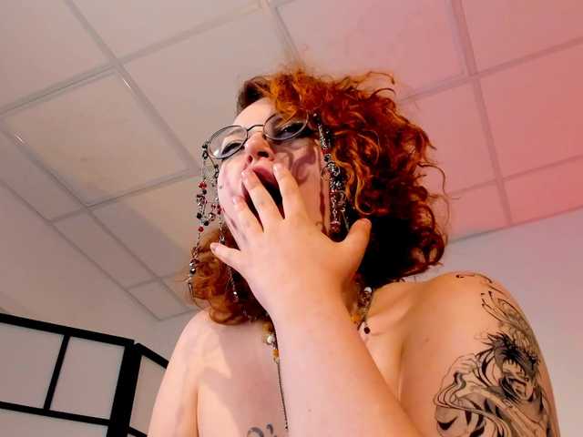 MiuMaka live cam on BongaCams