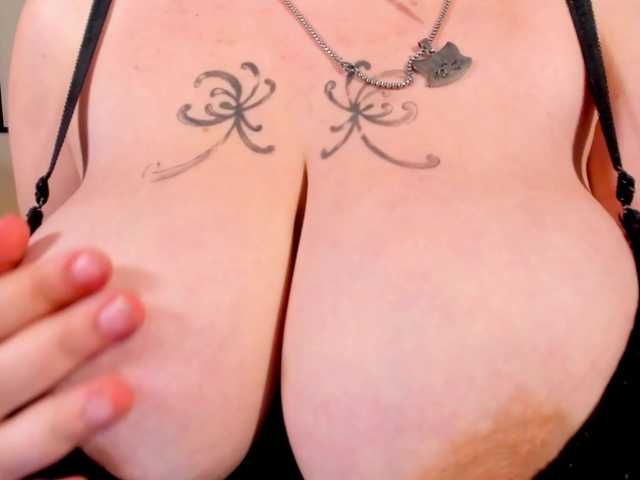 MiuMaka live cam on BongaCams