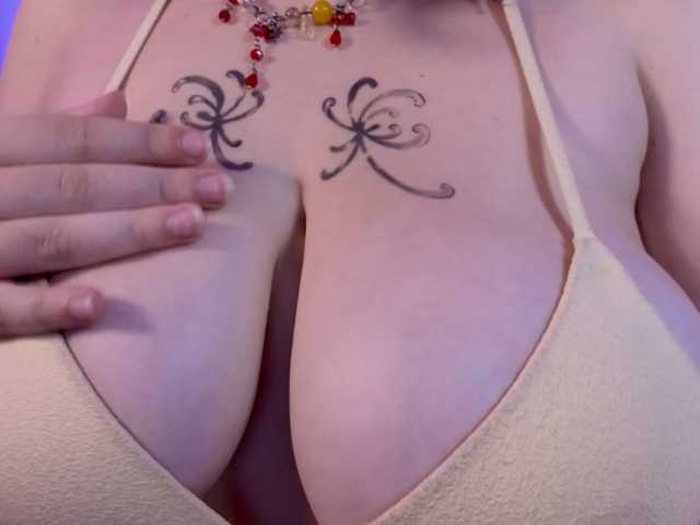 MiuMaka live cam on BongaCams