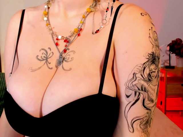MiuMaka live cam on BongaCams