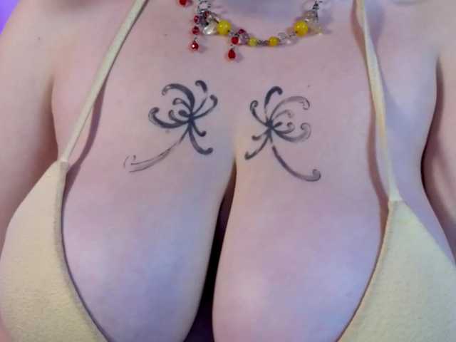 MiuMaka live cam on BongaCams
