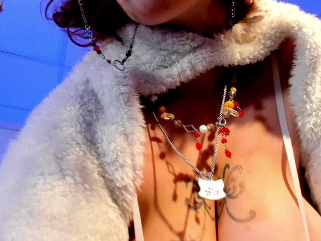 MiuMaka live cam on BongaCams