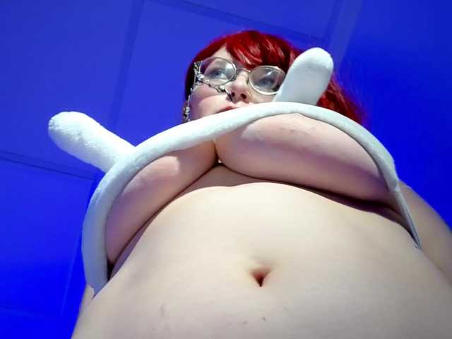 MiuMaka live cam