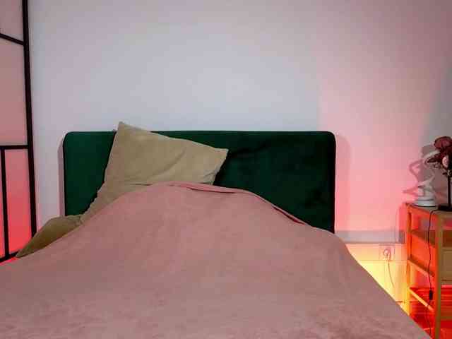 MiuMaka webcam