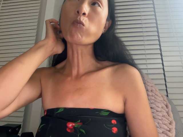 UnchartedSecret live cam on BongaCams
