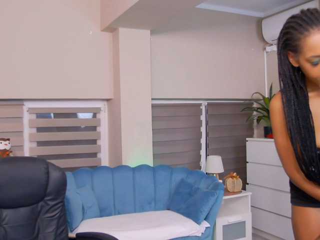 AzraKnox live cam on BongaCams