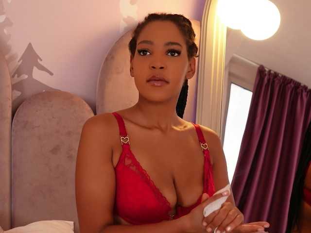 AzraKnox live cam on BongaCams
