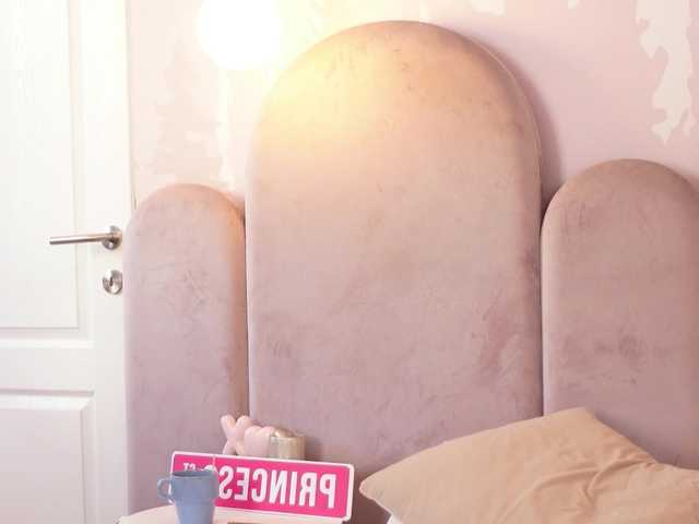 AzraKnox live cam on BongaCams