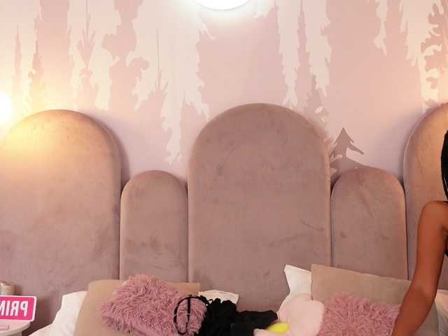 AzraKnox live cam on BongaCams