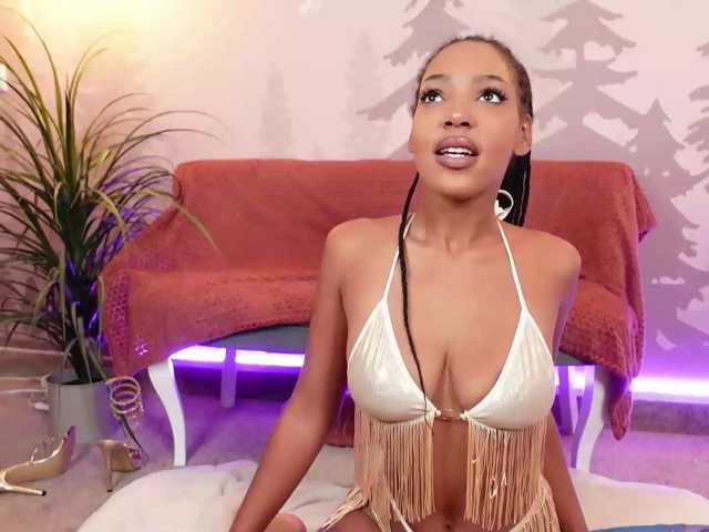 AzraKnox live cam on BongaCams