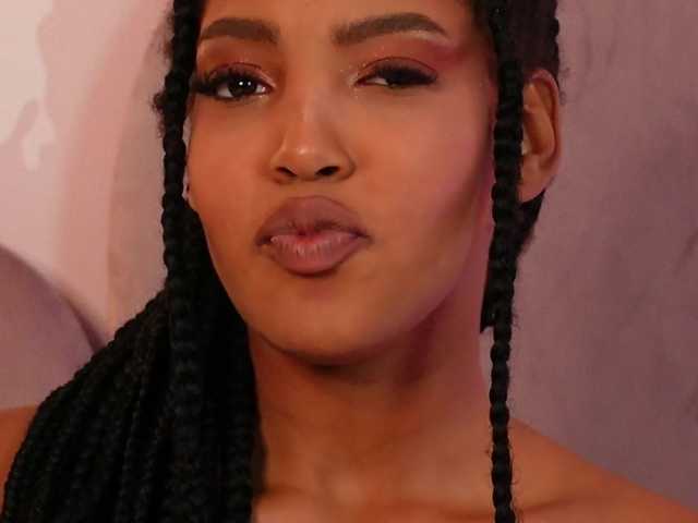 AzraKnox live cam on BongaCams