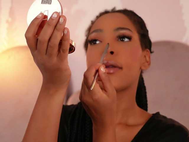 AzraKnox live cam on BongaCams