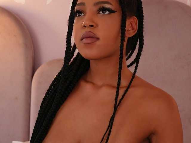 AzraKnox live cam on BongaCams