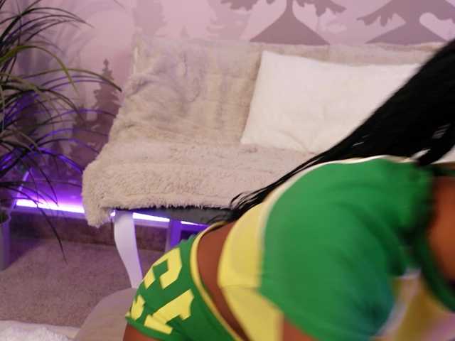 AzraKnox live cam on BongaCams