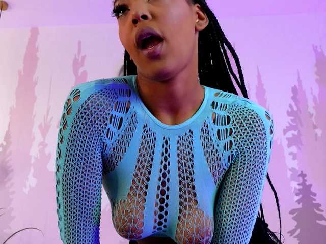 AzraKnox live cam on BongaCams