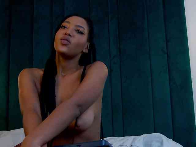 Model: AzraKnox