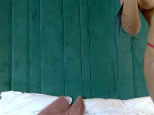 AzraKnox webcam