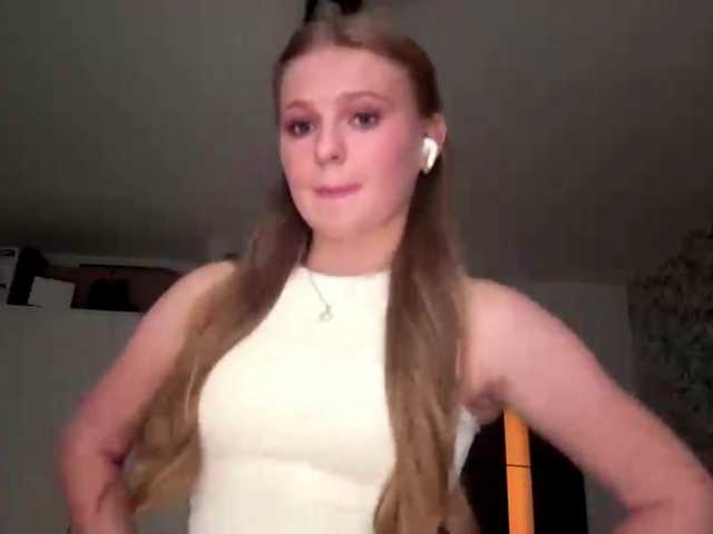 ArmindaSharpton live cam on BongaCams
