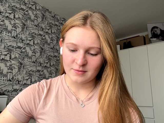 ArmindaSharpton live cam on BongaCams