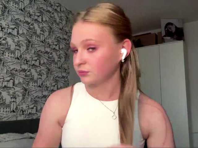 ArmindaSharpton live cam on BongaCams