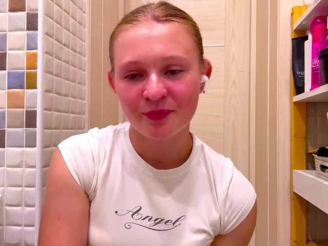 ArmindaSharpton live cam on BongaCams