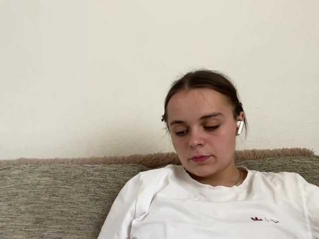 EsterGreenley live cam preview
