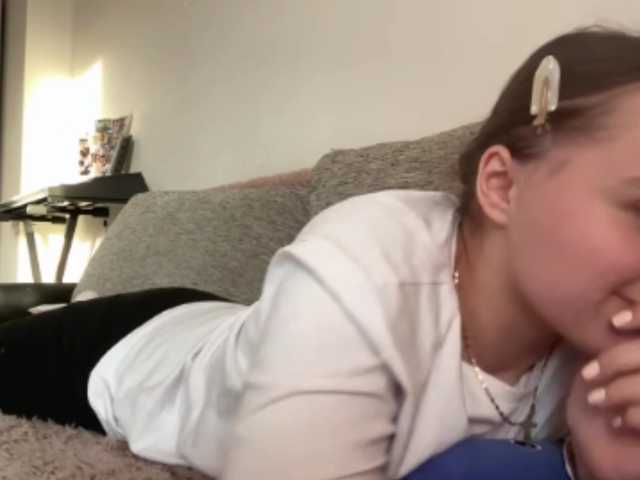 EsterGreenley live cam preview
