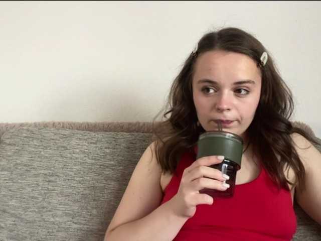 EsterGreenley live cam preview