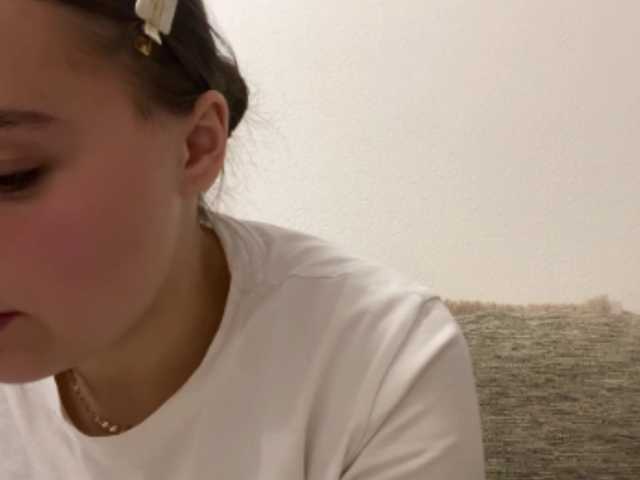 EsterGreenley live cam preview