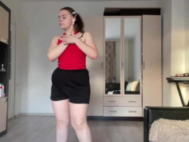 EsterGreenley live cam preview