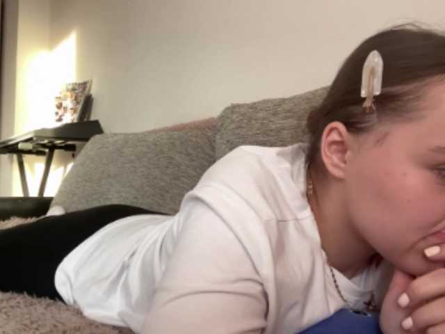 EsterGreenley live cam preview