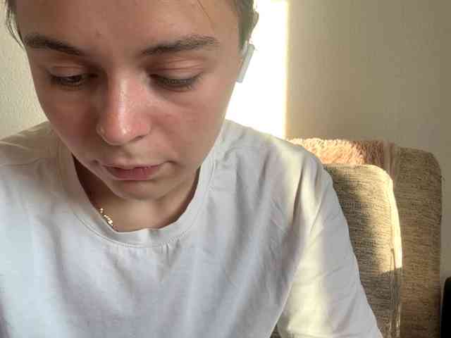 EsterGreenley webcam