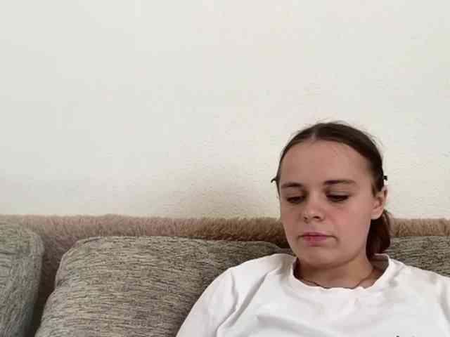 EsterGreenley webcam