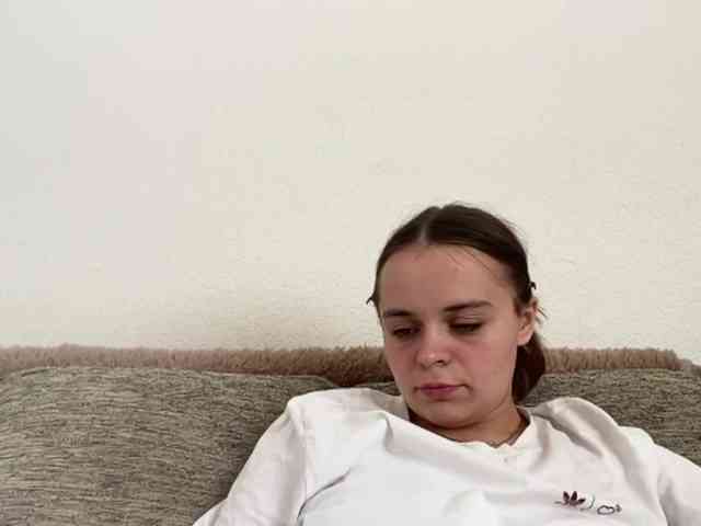EsterGreenley webcam