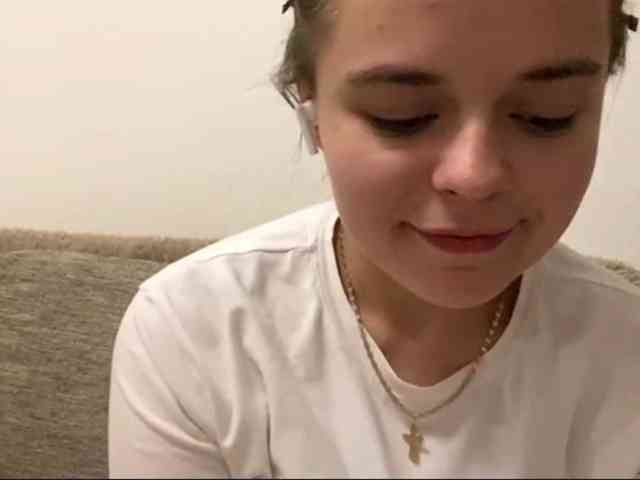EsterGreenley webcam