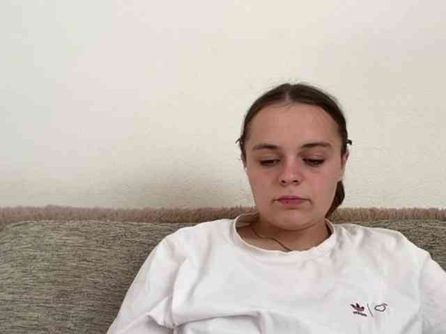 EsterGreenley webcam