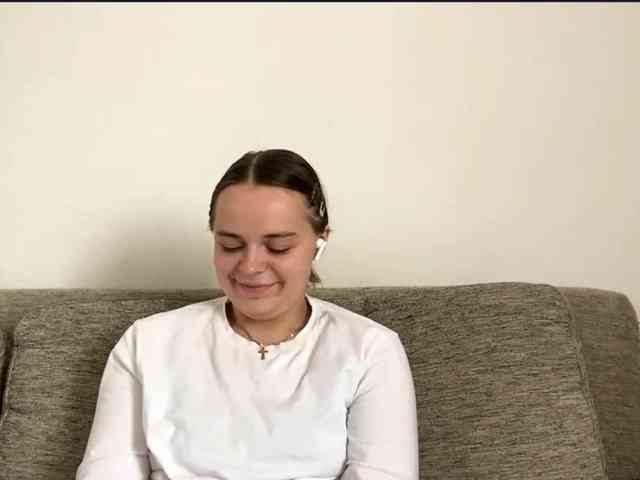 EsterGreenley webcam