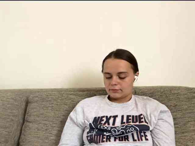 EsterGreenley webcam