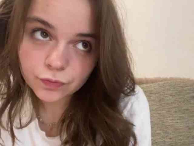 EsterGreenley webcam